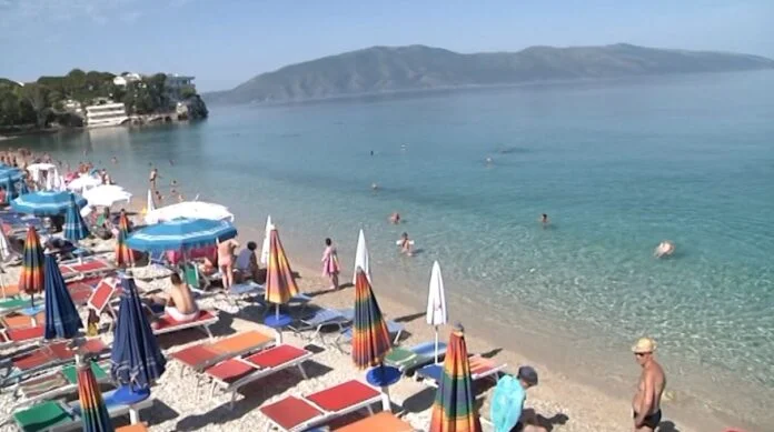 Vlora's mayor calls on Kosovars: Come to Vlora, prices in Albania cheaper than abroad