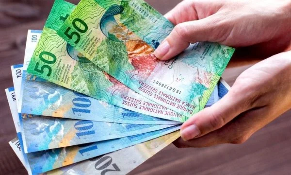 Prende un serbo dal Kosovo, prende 27.000 SFR da frode