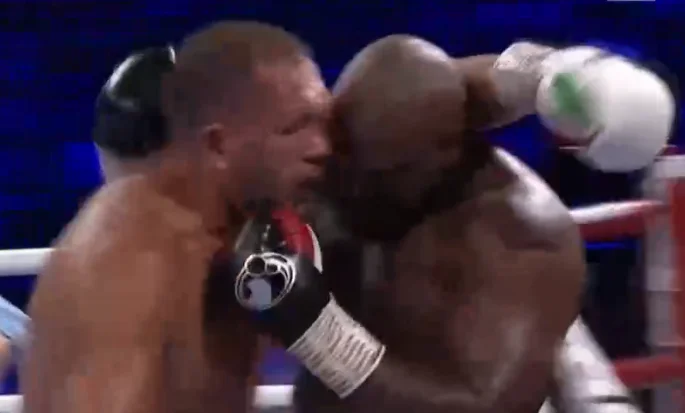 7ème Run: Chisoria frappe Pulev mal, saigne hors de son sourcil