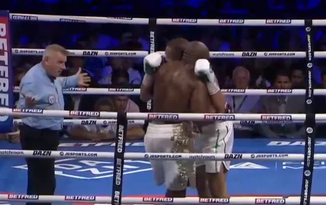 Third round begins: Chisora and Pulev with no sport behavior, hit each other behind the head
