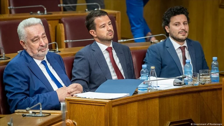 Montenegro's government approved Constitutional Agreement with Serbian Church, Abazovic loses majority support