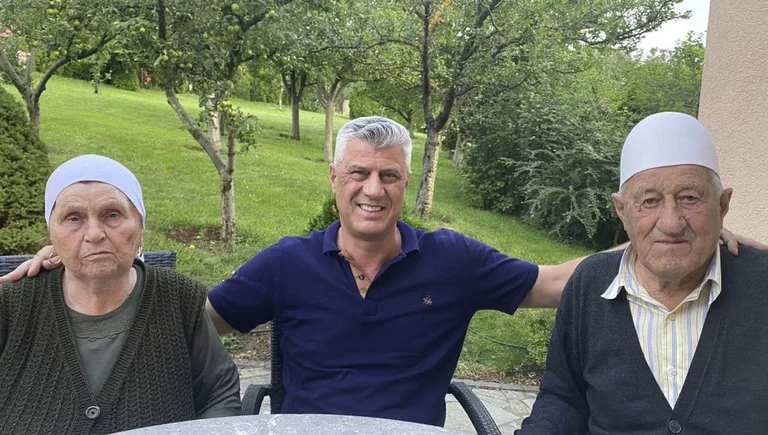 I genitori dell'ex presidente Thaci domani incontrano il loro figlio dopo quasi due anni