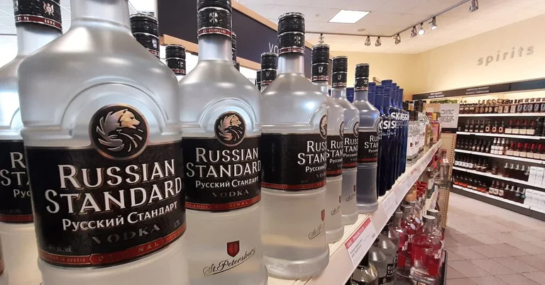 Le Kosovo continue d'acheter des biens en Russie, même de la vodka