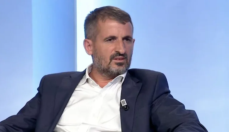 Miftaraj dice a Haxhi que la Comisión de Venecia disputa: Que los ciudadanos de Dragas deben venir a Pristina