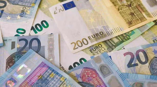 Euro wave at its weakest point, not even rich Kosovars can buy more