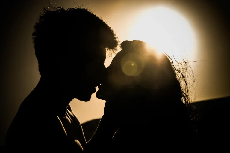 Aujourd'hui Journée internationale du baiser: Voici les cinq meilleures façons de baiser ce que vous voulez?