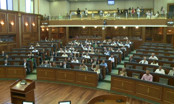 ZRRE Le licenciement du conseil échoue, opposition Motion Vetevendosje