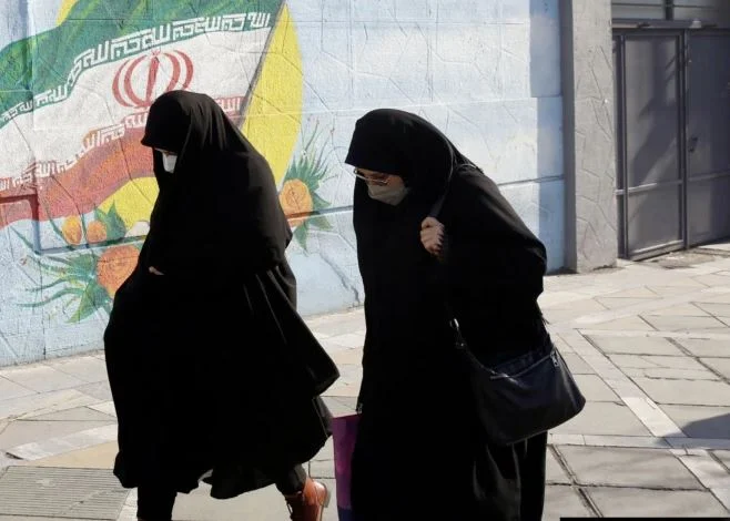 L'Iran chiude tre caffè a causa di donne scoperte