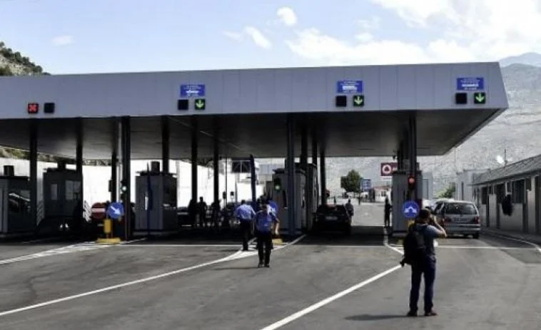 All Kosovars under 18 years of age must be equipped with passports to pass to Montenegro