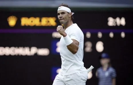 Nadal si qualifica nei quarti di finale di Wimbledon