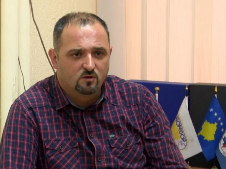 Acarohet kryesindikalisti i Telekomit: Ushtruesen e detyrës muj me ngreh zhegë me qitë jashtë