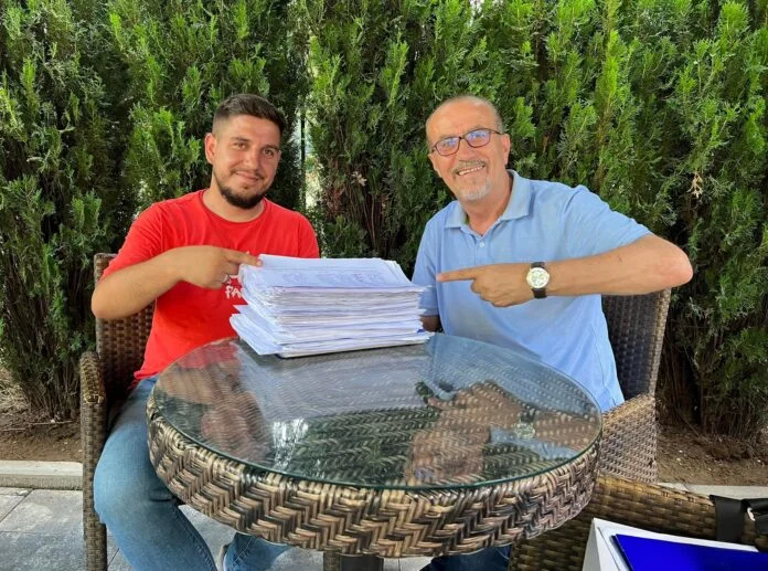 En 5 días se recogen más de 15 mil firmas para retirar dinero de Trust