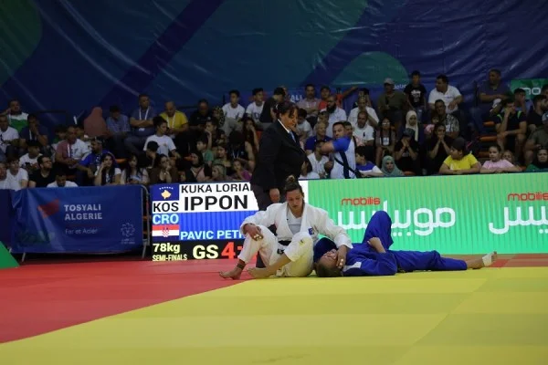 Kuka apporte la sixième médaille du Kosovo au LM Oran 2022