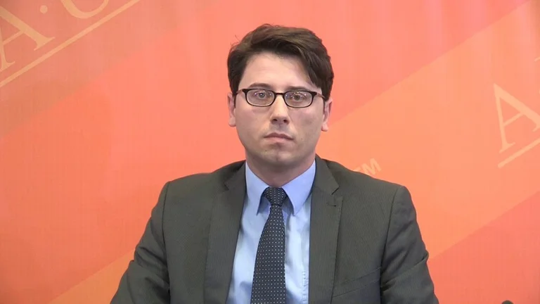 Reagon Iron Murati, admite que está equivocado, disculpa pero renuncia
