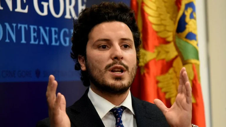 Montenegrins say us and the Russians 200 million, Abazovic flatly returns it to Serbian journalist: Tell us and the EU 501 million