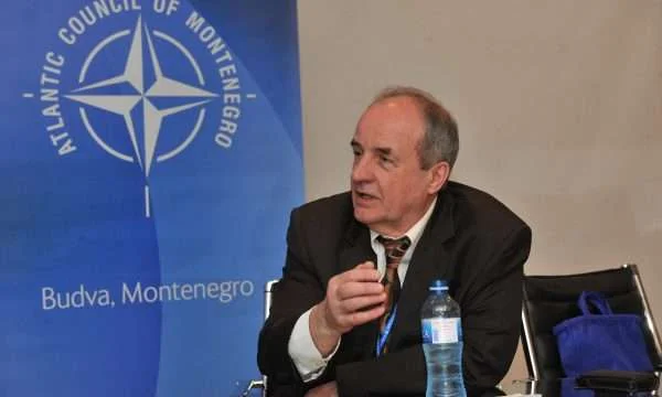 Bugayski: Une voie vers l'adhésion à l'OTAN est nécessaire d'urgence pour le Kosovo, la Bosnie