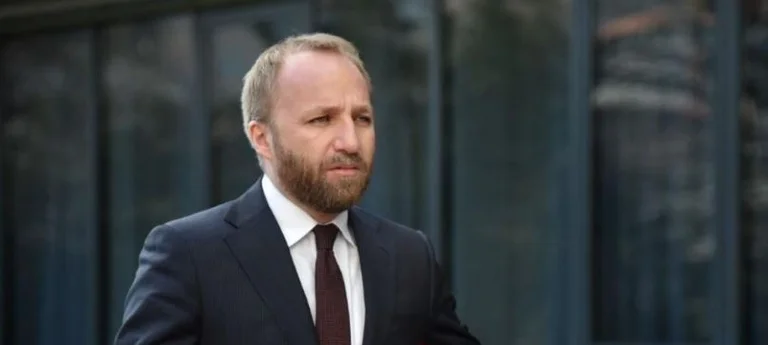 PDK) nimmt das Gesetz für den Kosovo-Staatsanwaltschaft zur Verfassung
