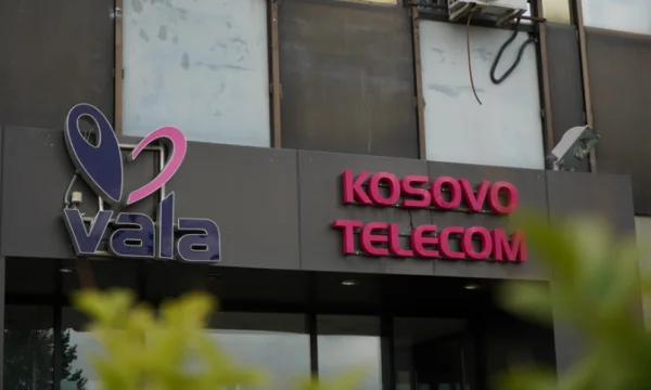 Le public constate que Kosovo Telecom est dans la phase où il peut accéder à “dans la touche”