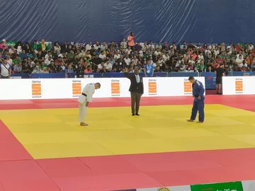 Genaue Uhr unterrichtet und Akil Gjakovas Gegner im Halbfinale