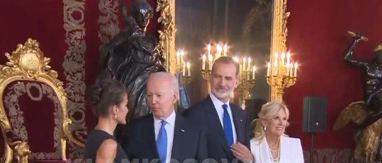 Proche de la reine espagnole, voir la réaction du roi (Vidéo)