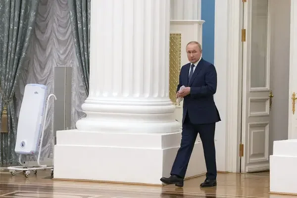 “Putin has short man syndrome”