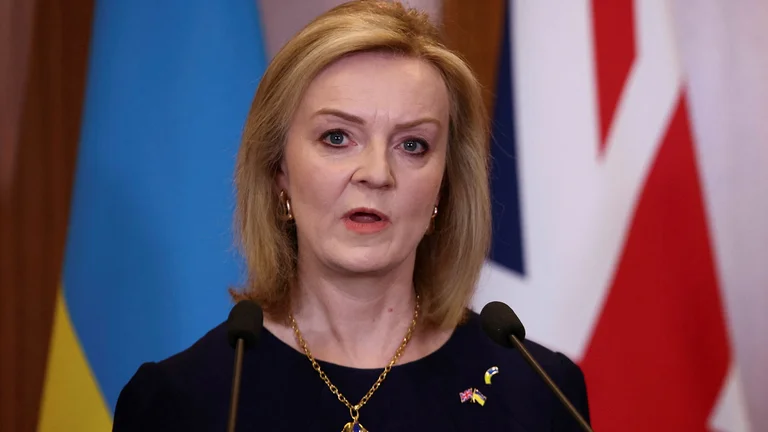 Grande-Bretagne : d'abord défaite Russie, puis dialogue