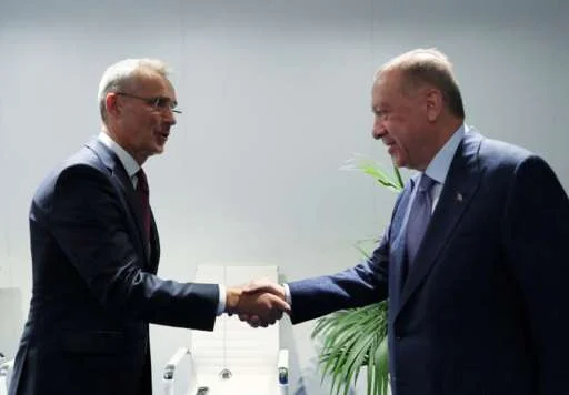 Stoltenberg se félicite de la décision de la Turquie sur la Suède, la Finlande