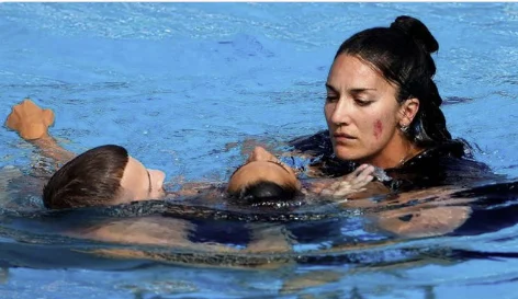 It turns out video when the swimmer loses consciousness and sinks into the pool the public response was painful