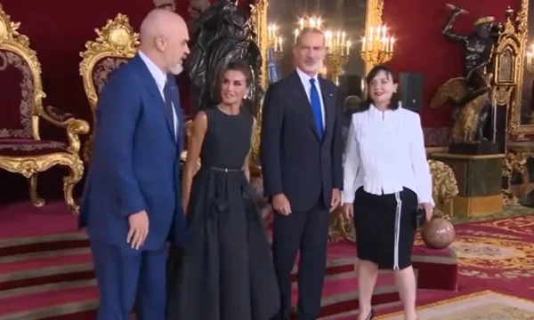 Rama rencontre le roi d'Espagne