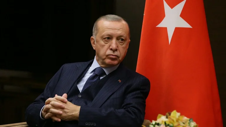 Erdogan prima del vertice NATO: le porte della Turchia chiuse per la Grecia