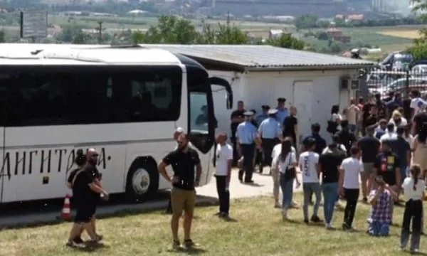 Fin de la manifestación en Gazimestan, los serbios se dispersan pacíficamente