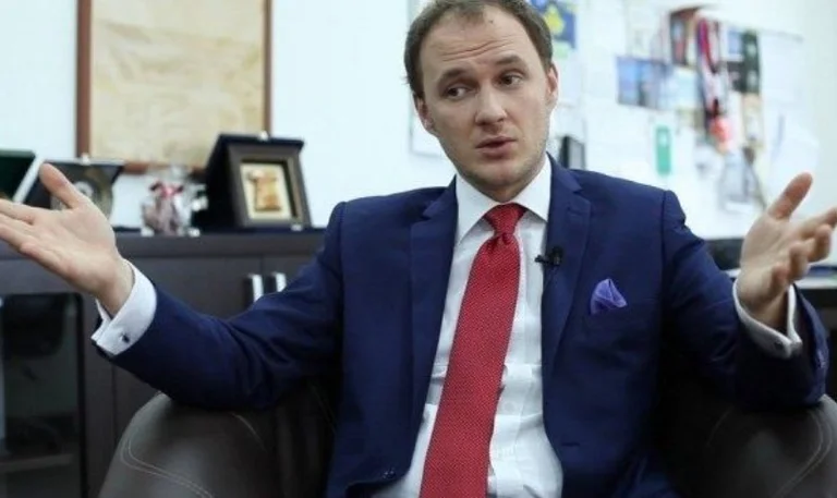 Selimi: Racist open policy se nuova guida per il visto