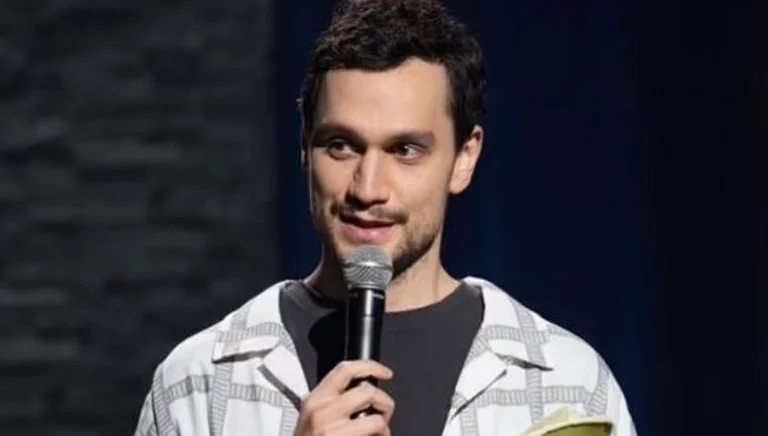 Dies at age 32 the famous comedian