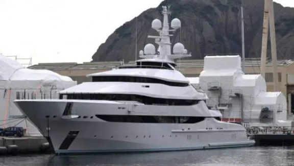 Lo yacht di fondo in The Dream