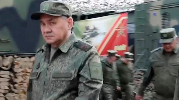 Shoigu visits his troops in Ukraine for the first time