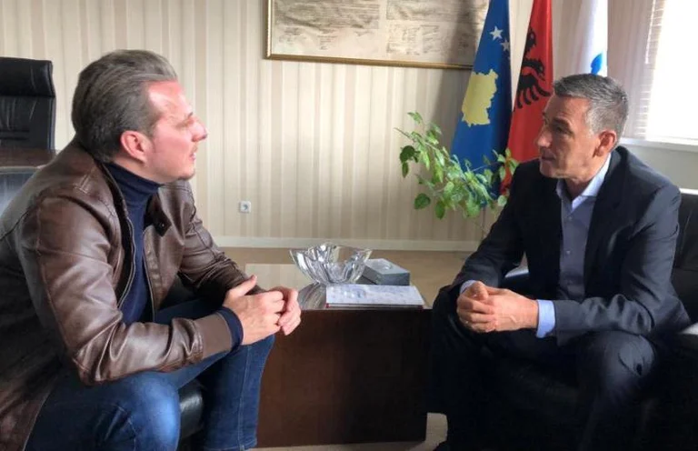 Presevo Mayor visite Veselin à La Haye