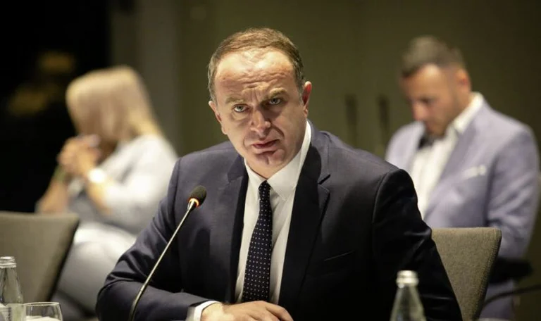 Stall: Kosovo to become part of <x0nden Balkans”, by this mutual recognition is achieved with Serbia