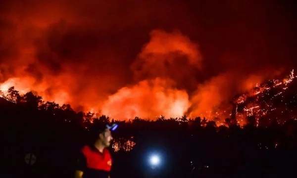 Fires invade Turkey, Erdogan: Death Sentences Willingly