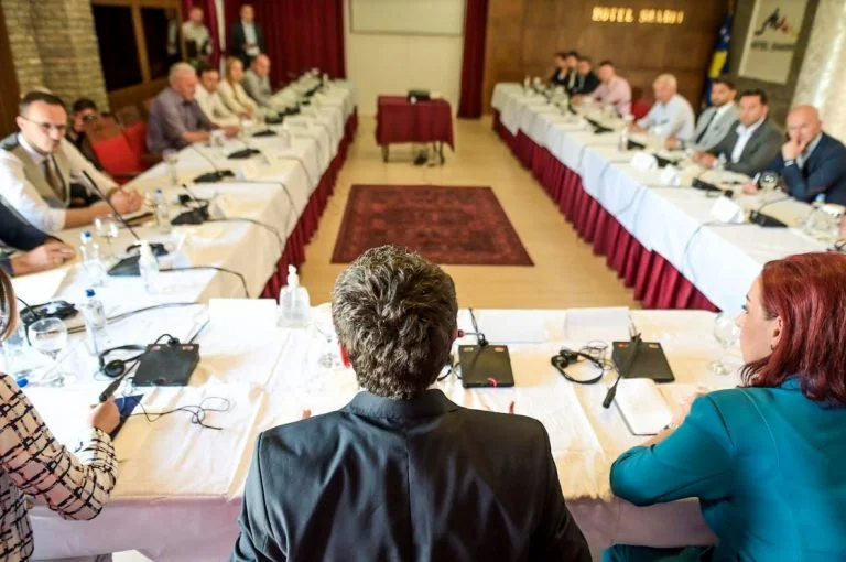 Kurti in Prevalla with mayors talking about rule of the Law