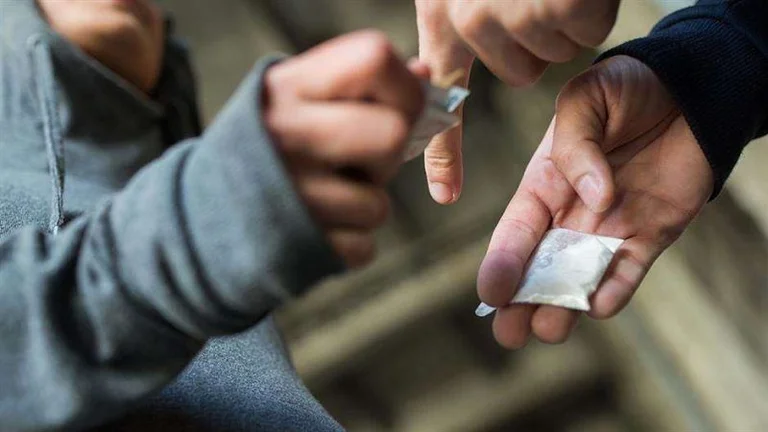30 a 45 mila consumatori di droga in Kosovo