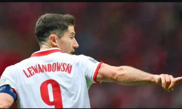 Barcelona makes first offer to Robert Leandowski