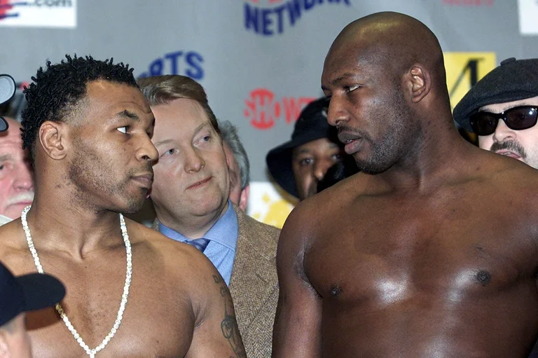 Le boxeur lourd qui a frappé une personne dans la rue cherche le 2000 bordé de Mike Tyson