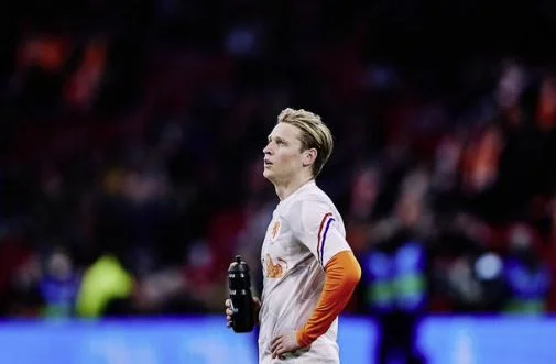 Man United ne trouve pas de marché avec Barcelone pour De Jong, le club espagnol fou