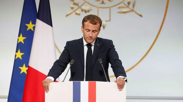 Ein Tag vor dem Treffen gibt EU-Berater Macroni einen Brief zur Visaliberalisierung in Kosovo