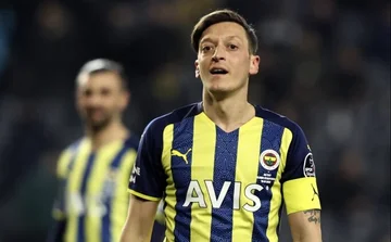Ozil antwortet auf Fenerbahces Coach: Ich bin nicht auf Urlaub in der Türkei