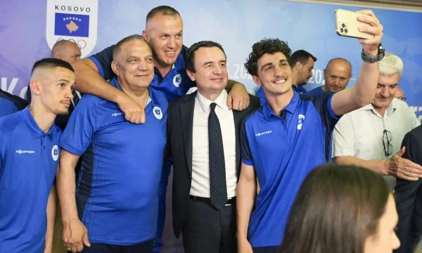 Kurti transmite atletas de Kosovo a Argelia