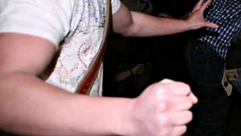 He dances for property in Podujevo between five men and one woman: Some Done for Hospitality
