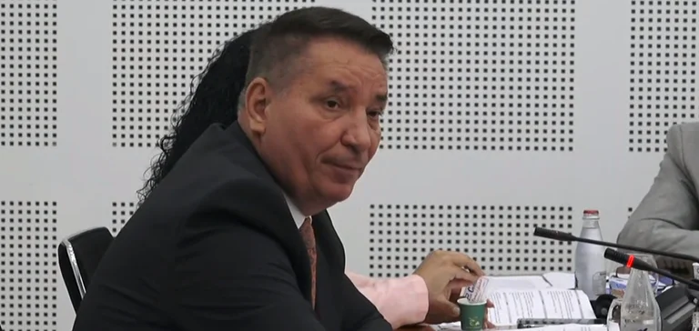 Dio ti uccide. La maledizione di Paul su Vetevendosje che non ha votato il licenziamento della ZERE Board