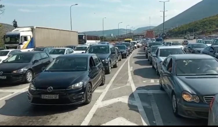 Il declino del turismo patriottico tra il Kosovo e l'Albania