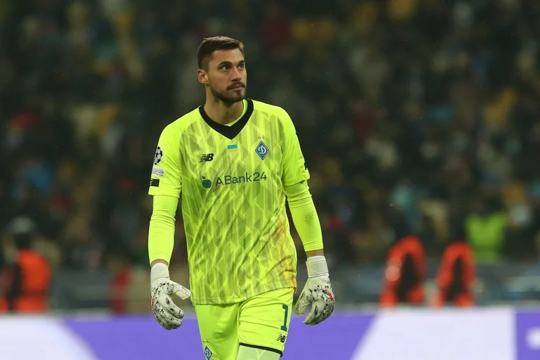 Dinamo's goalkeeper visits injured Ukrainian soldiers: “I find it difficult to look into the eyes of”